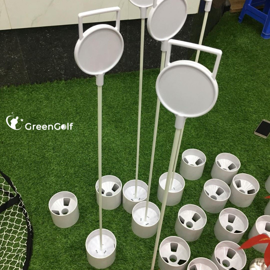 Lỗ cờ golf nhựa