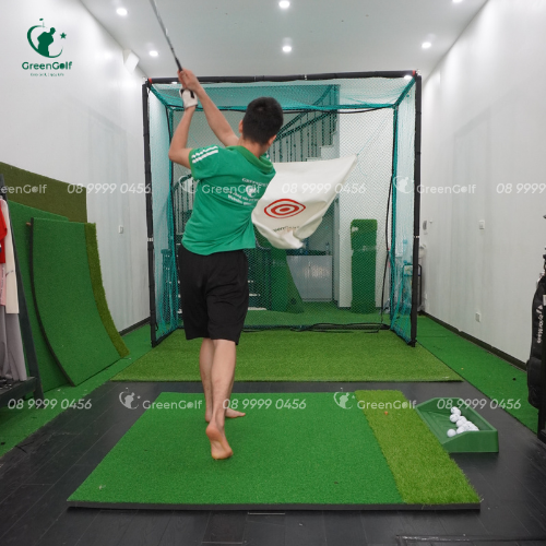 Combo khung tập golf kích thước 2.5 x 2.5 x1 + thảm swing 1.5 x 1.5m + thảm cỏ trải sàn 2.5 x1m + khay đựng bóng nhựa kèm 25 bóng - CBKL7